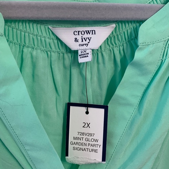 Crown & Ivy NWT V neck embroidered blouse Mint Glow Garden Party Signature 2X. - Picture 2 of 6